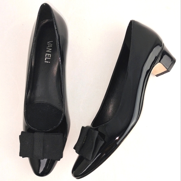 NWOT VanEli Black Patent Leather Almond Toe Chunky Kitten Heel w/ Bow Sz. 8 S - Picture 1 of 9